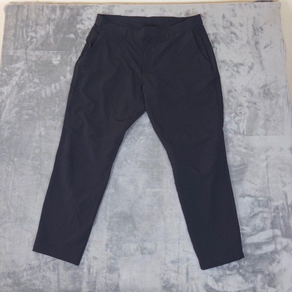 Fabletics The Only Pant Mens 36x30 Black Performance Stretch Chino Golf Trousers